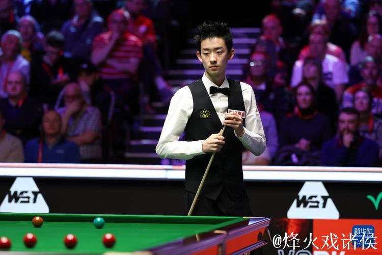 吴宜泽1-6不敌罗伯逊 无缘斯诺克英锦赛八强