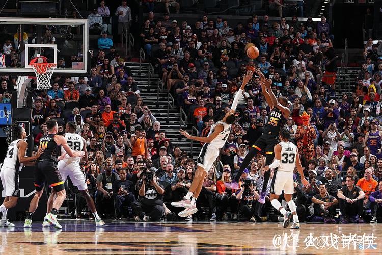 文班亚马30+10盖帽率马刺大胜 杜兰特空砍43分太阳不敌活塞